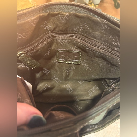 B. O. C. Clover hill crossbody bag and wristlet. - Picture 8 of 16